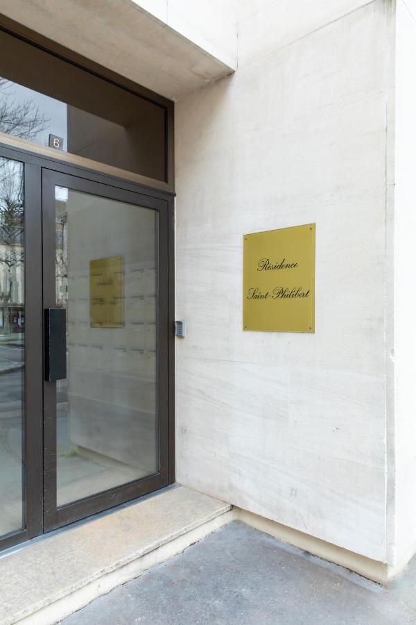 Suite Romanee 6 Personnes Vue Cathedrale 2 Places De Parking Dijon Kültér fotó